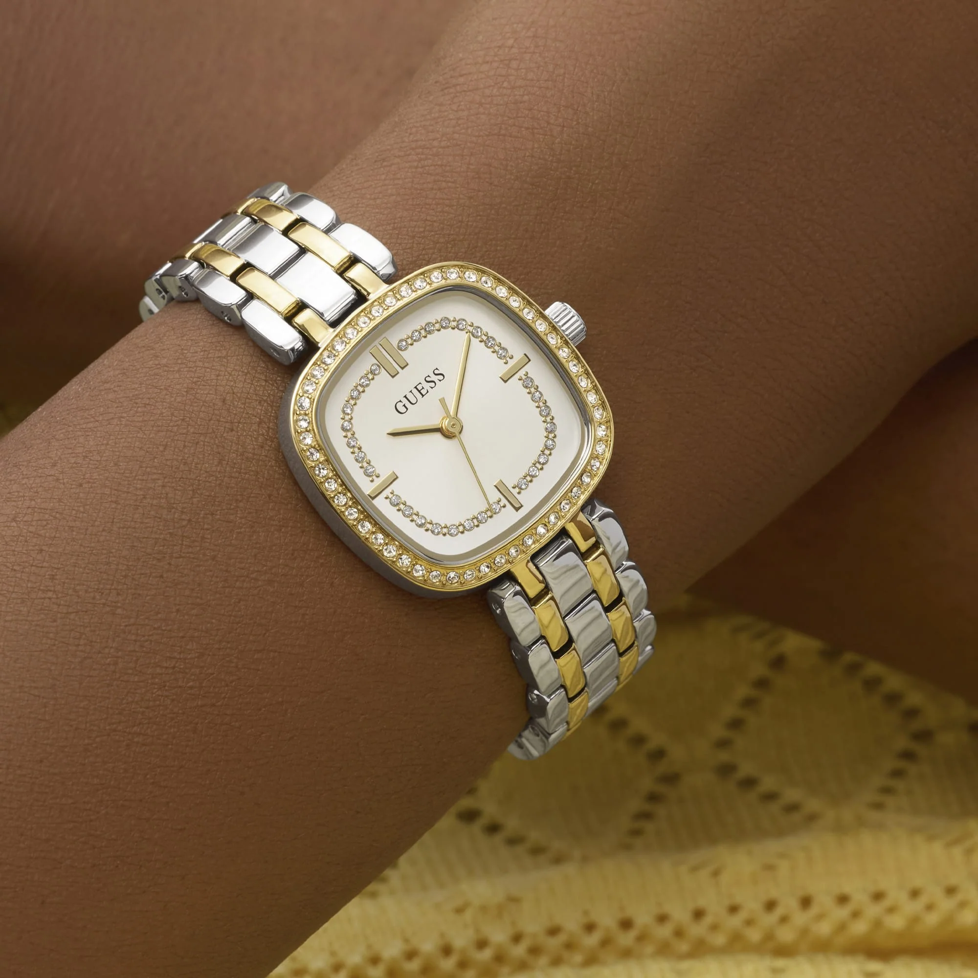 Guess Hazel Quartz Women's 25mm Watch GW1018L3 - Image 2