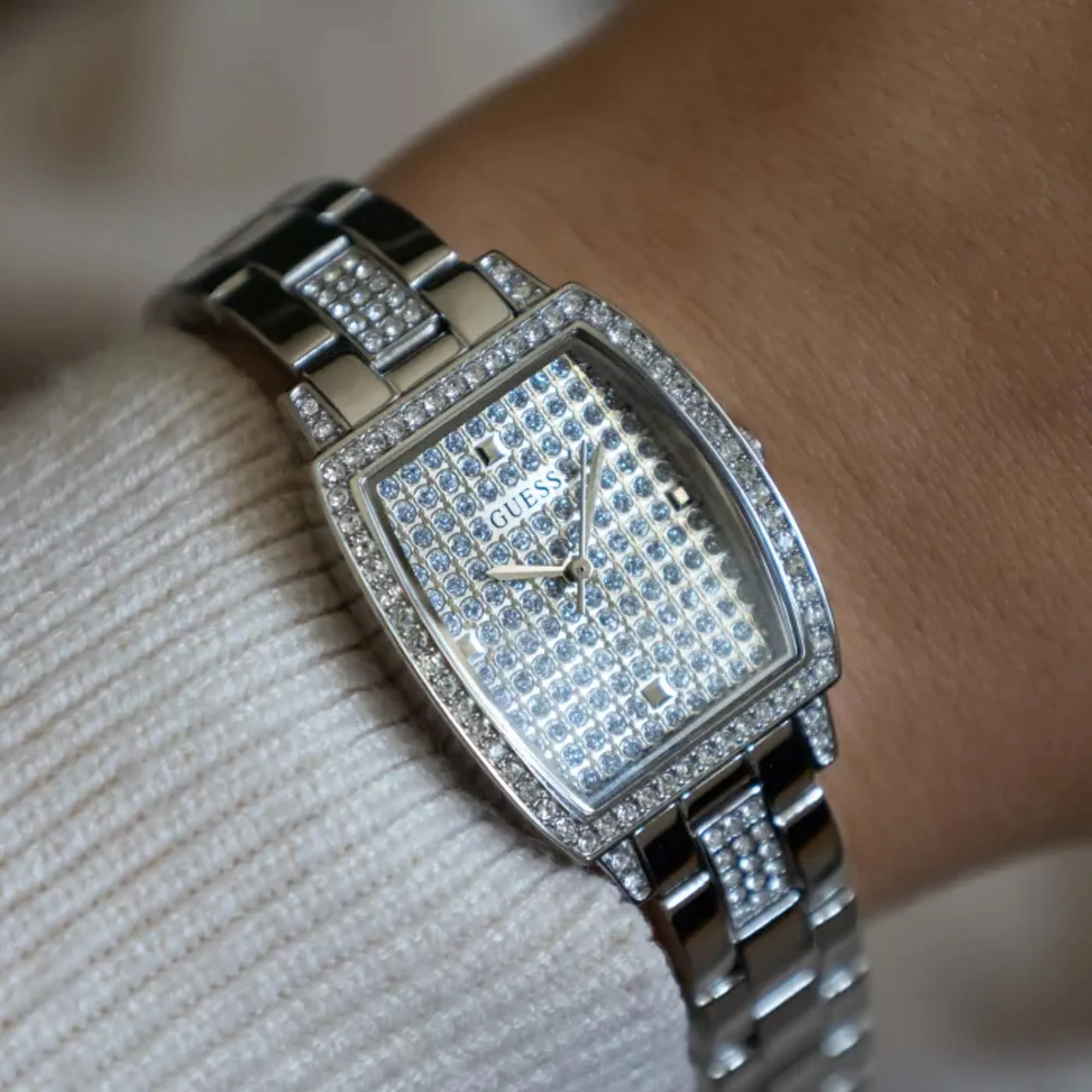 Guess Brilliant 25mm Quartz Watch GW0611L1 - Image 2