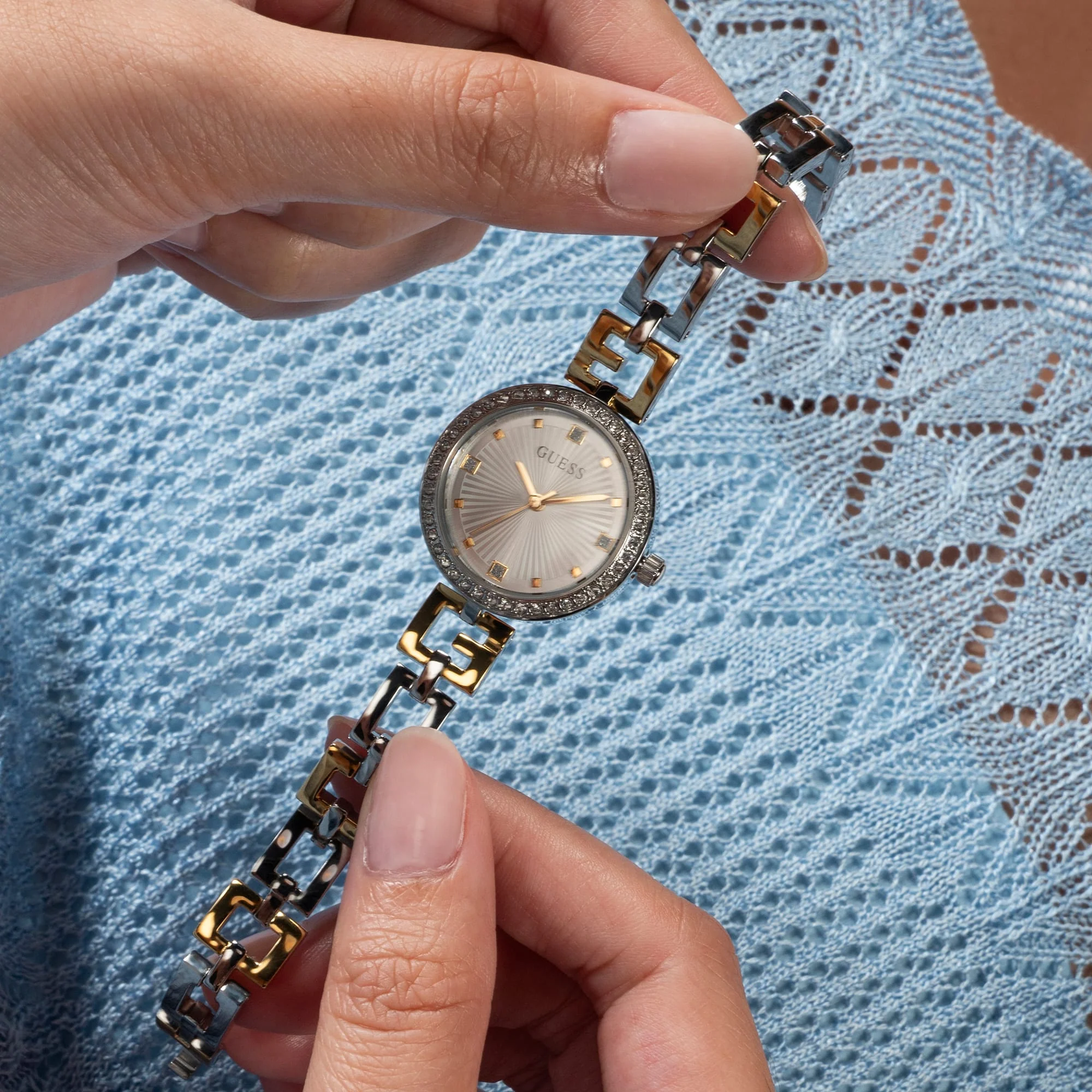 Guess Women's 26mm Two-Tone Quartz Watch GW0656L1 - Image 6