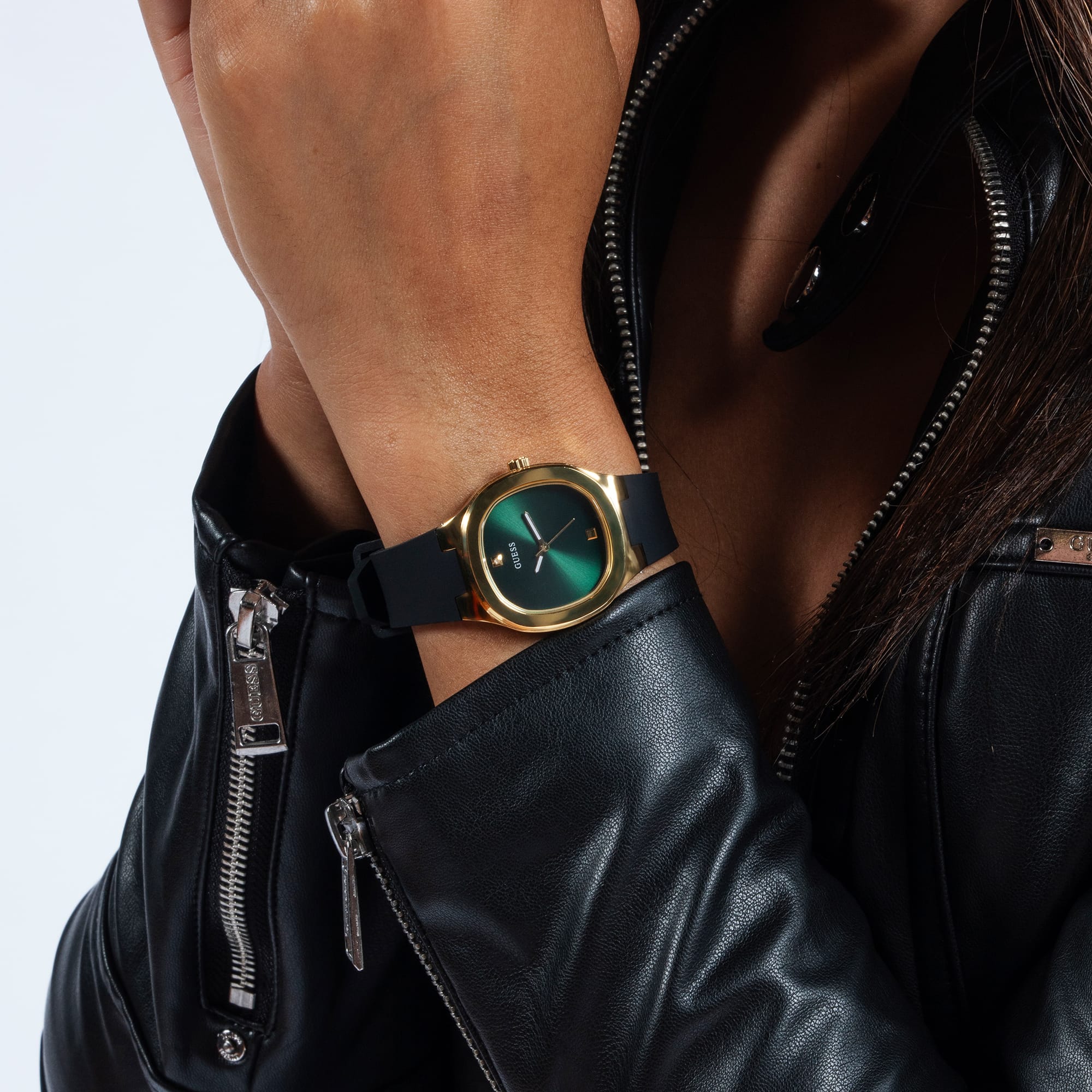 Guess Women's 32mm Black Gold Tone Quartz Watch GW0658L1 - Image 5
