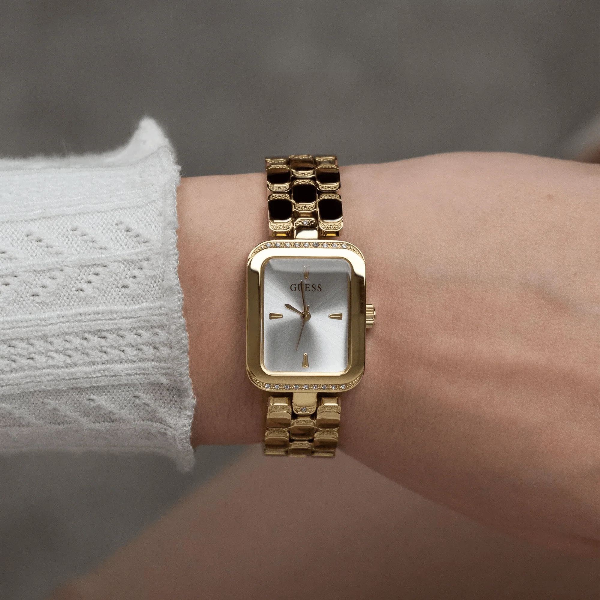 Guess Women's 22mm Quartz Watch GW0865L2 - Image 2