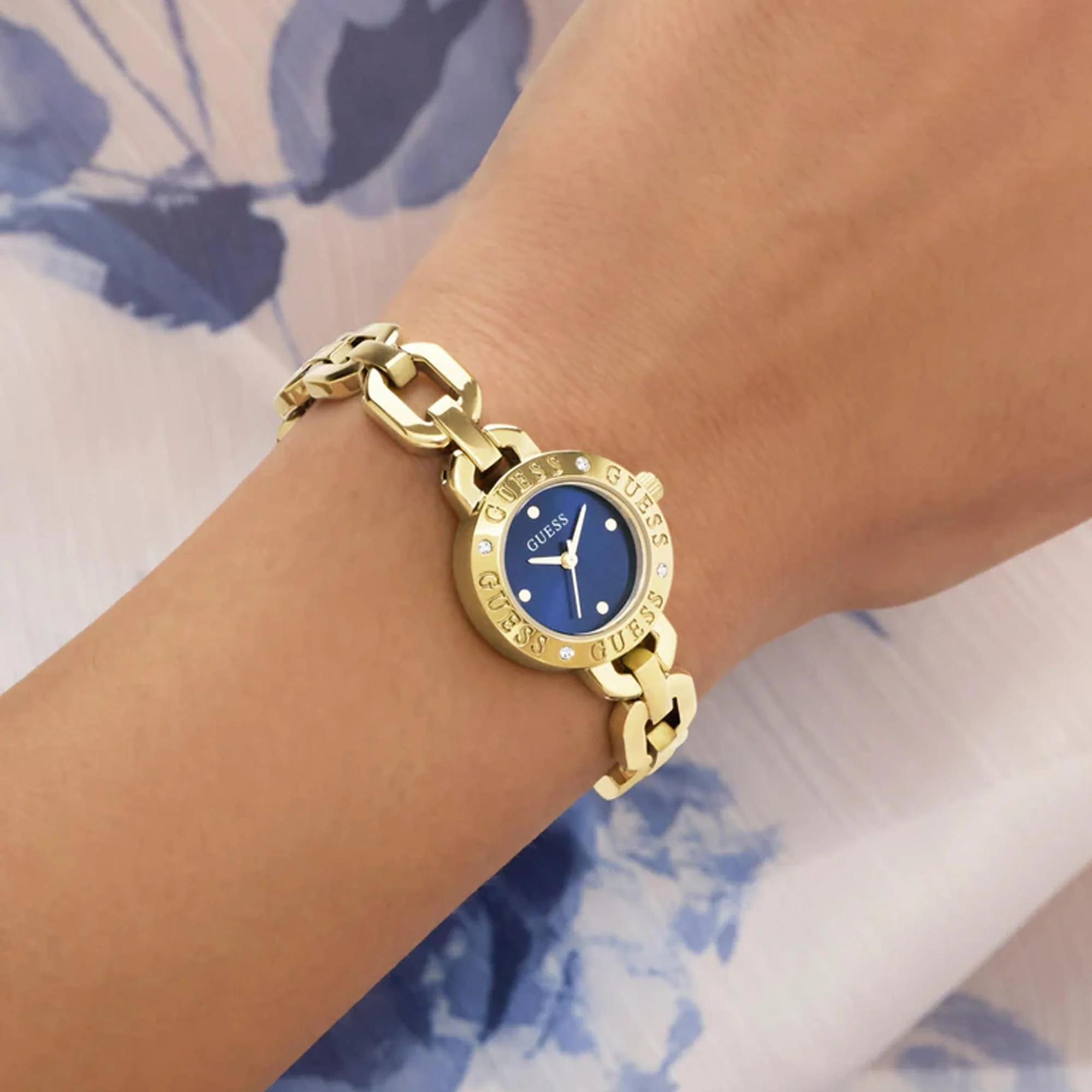 Guess Quartz Women's 23mm Watch GW1019L2 - Image 2