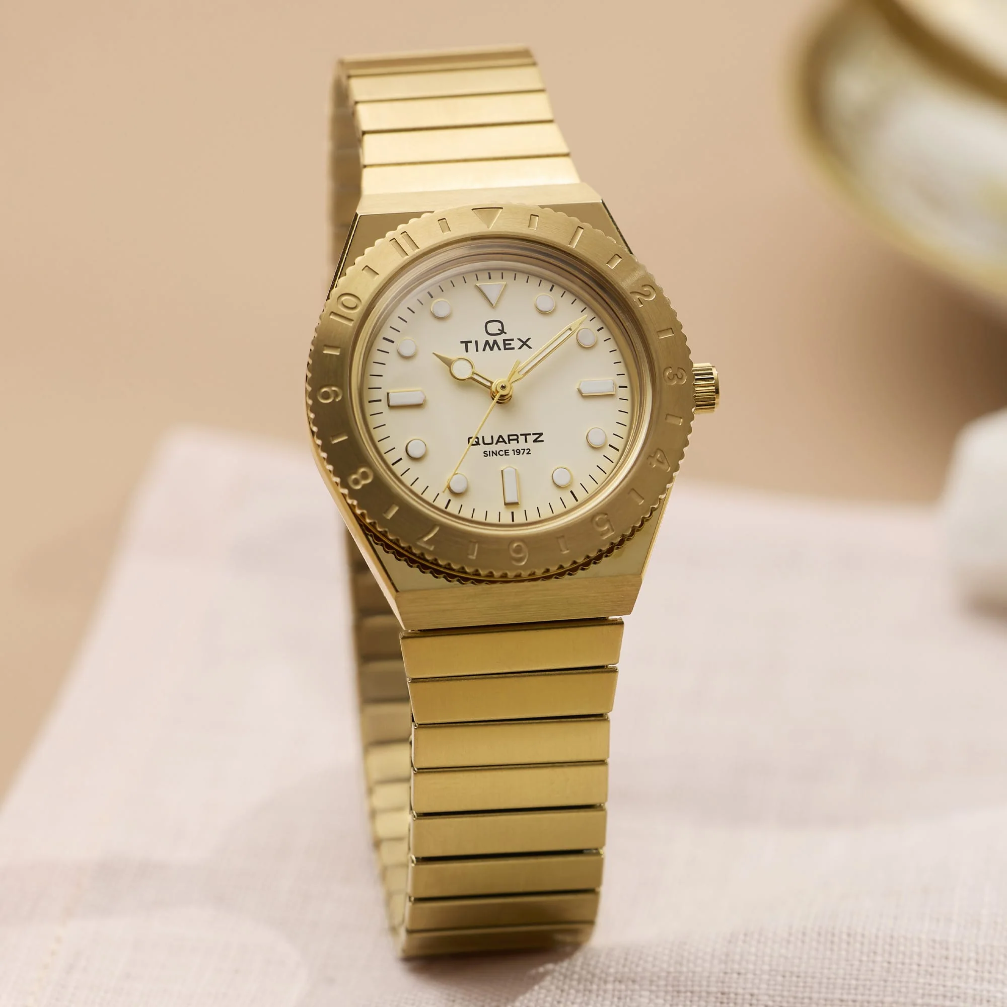 Timex Q Quartz Women's 30mm Watch TW2Y57500 - Image 5