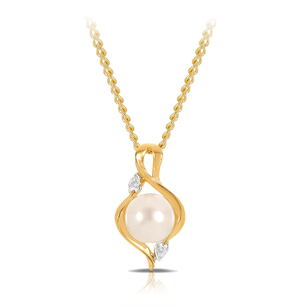 Freshwater Pearl and Diamond Pendant in 9ct Yellow Gold
