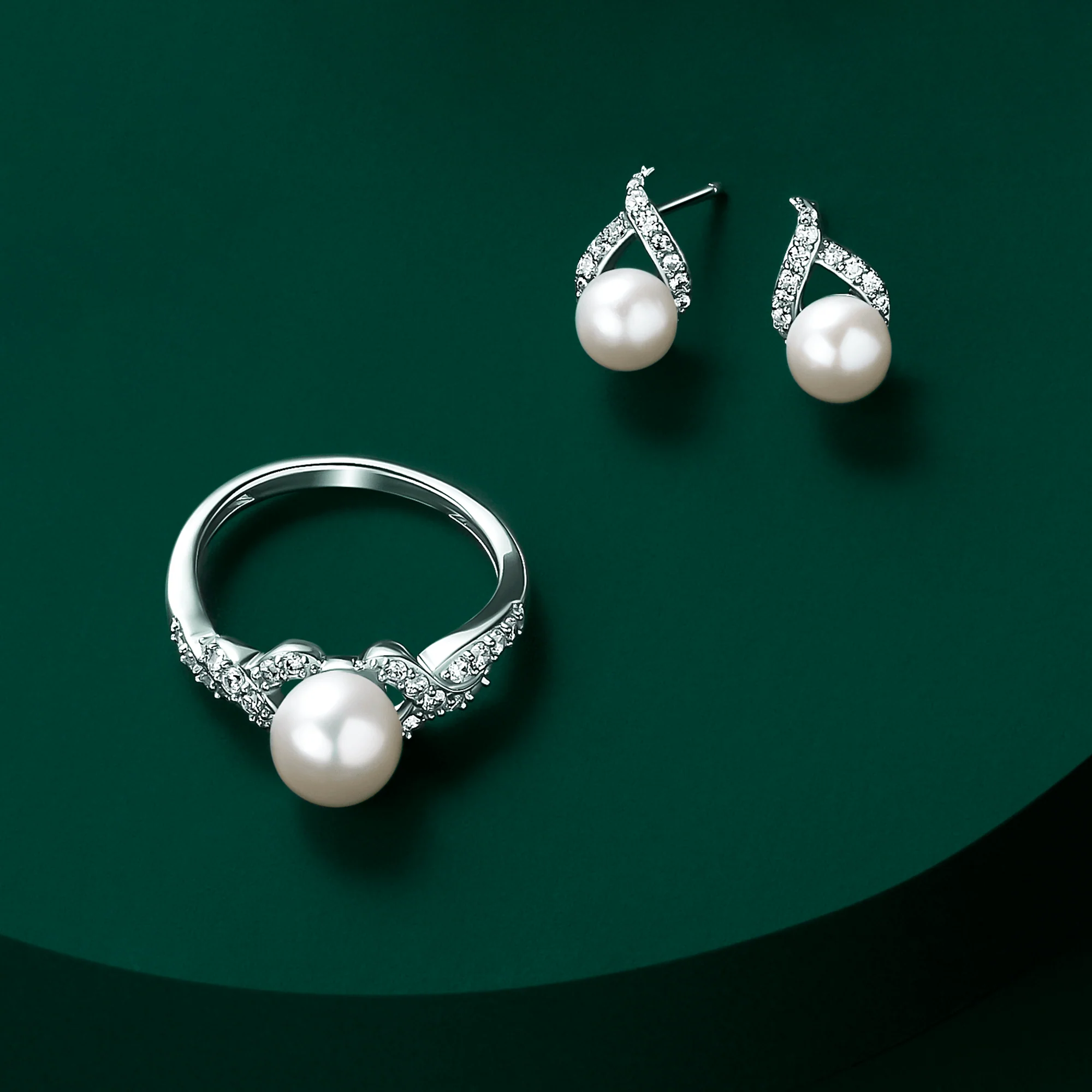 Freshwater Pearl and Cubic Zirconia Twist Stud Earrings in Sterling Silver - Image 3