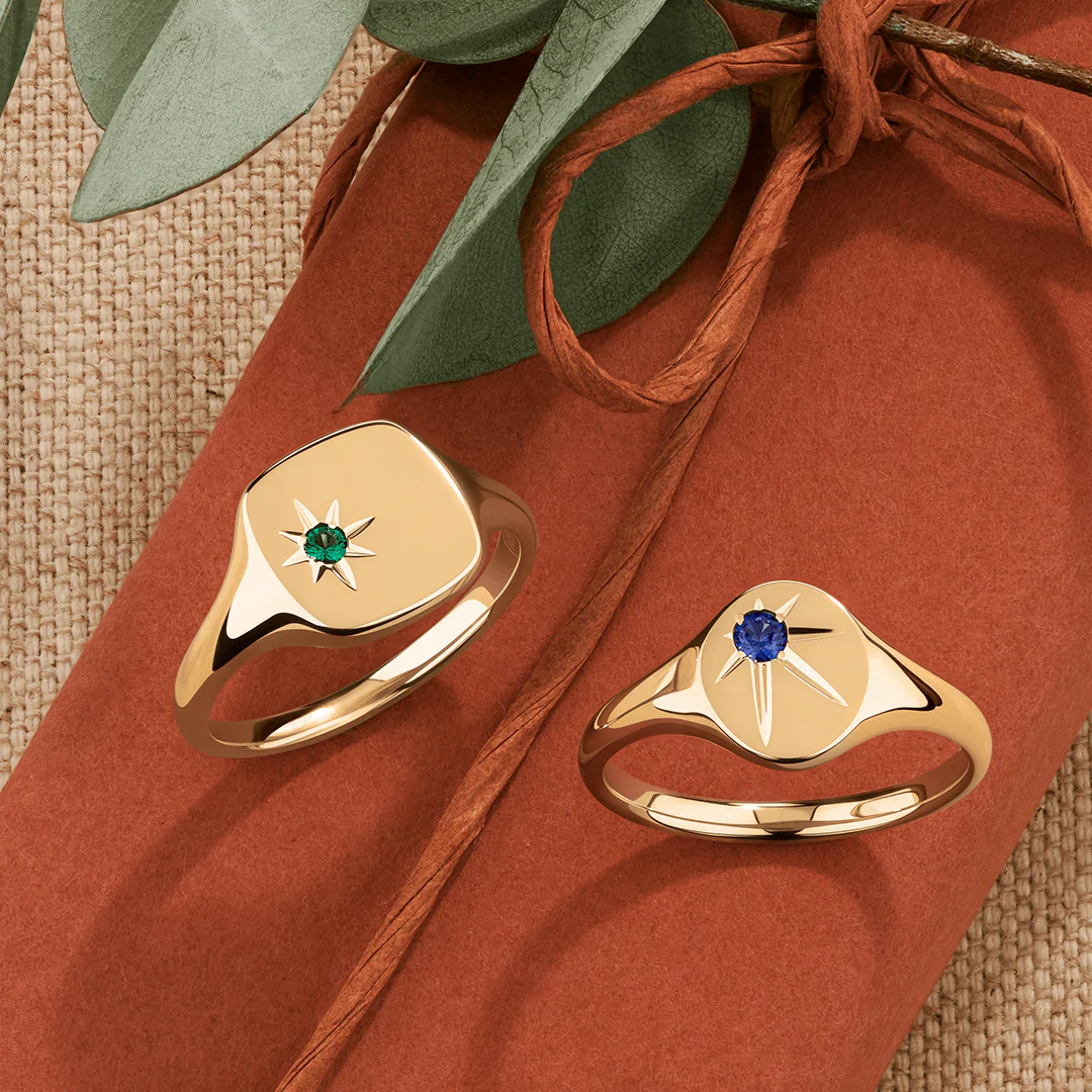 Created Sapphire Signet Ring in 9ct Yellow Gold - Image 2
