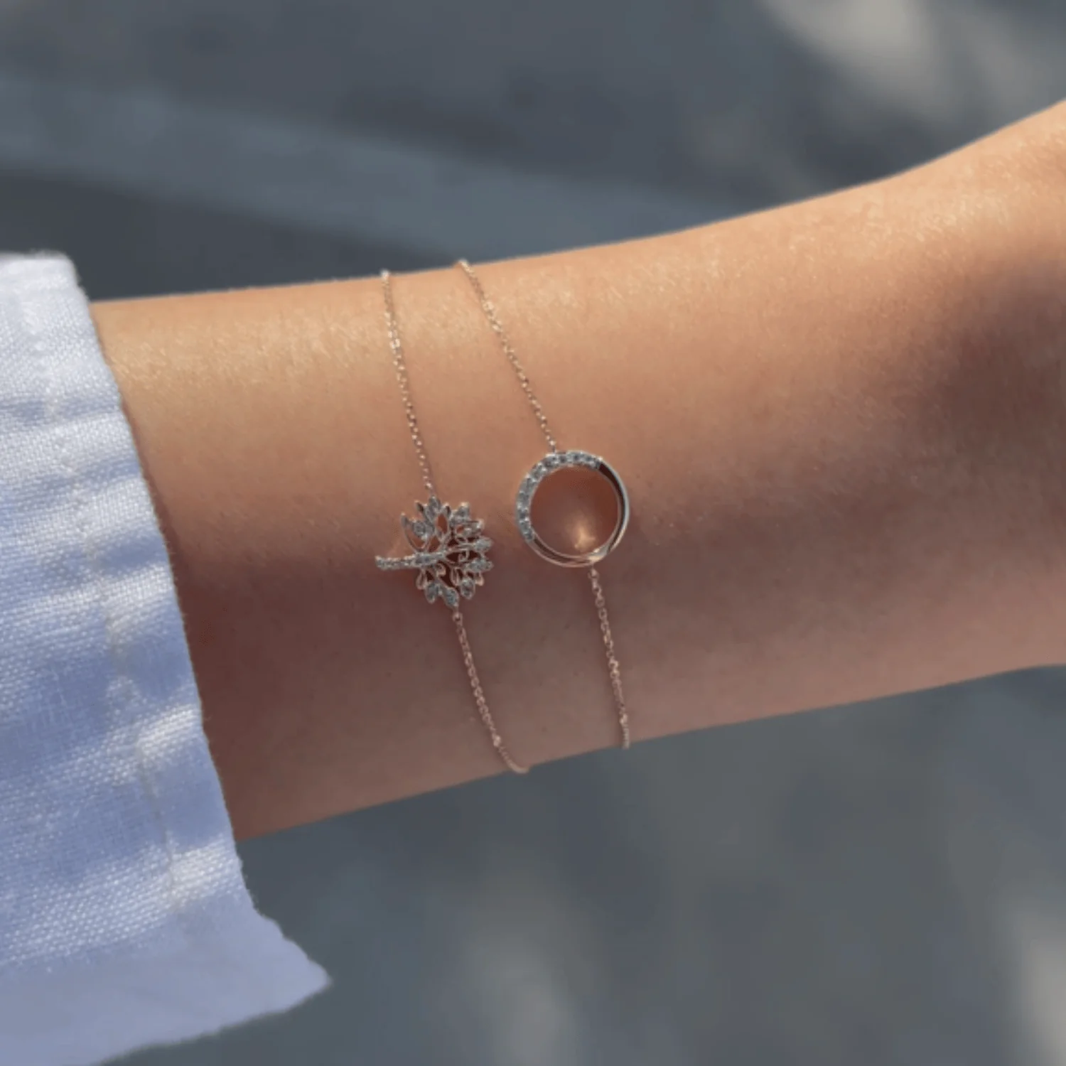 Diamond Circle Bracelet in 9ct Yellow Gold - Image 2