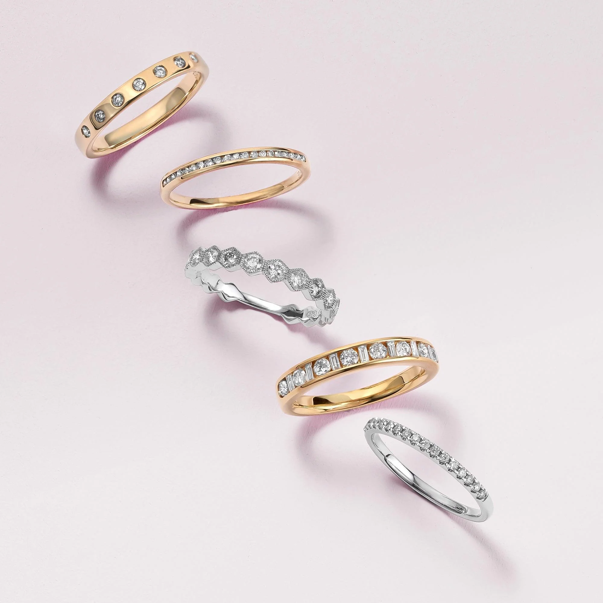 Diamond Wedding & Anniversary Band in 18ct Yellow Gold - Image 2