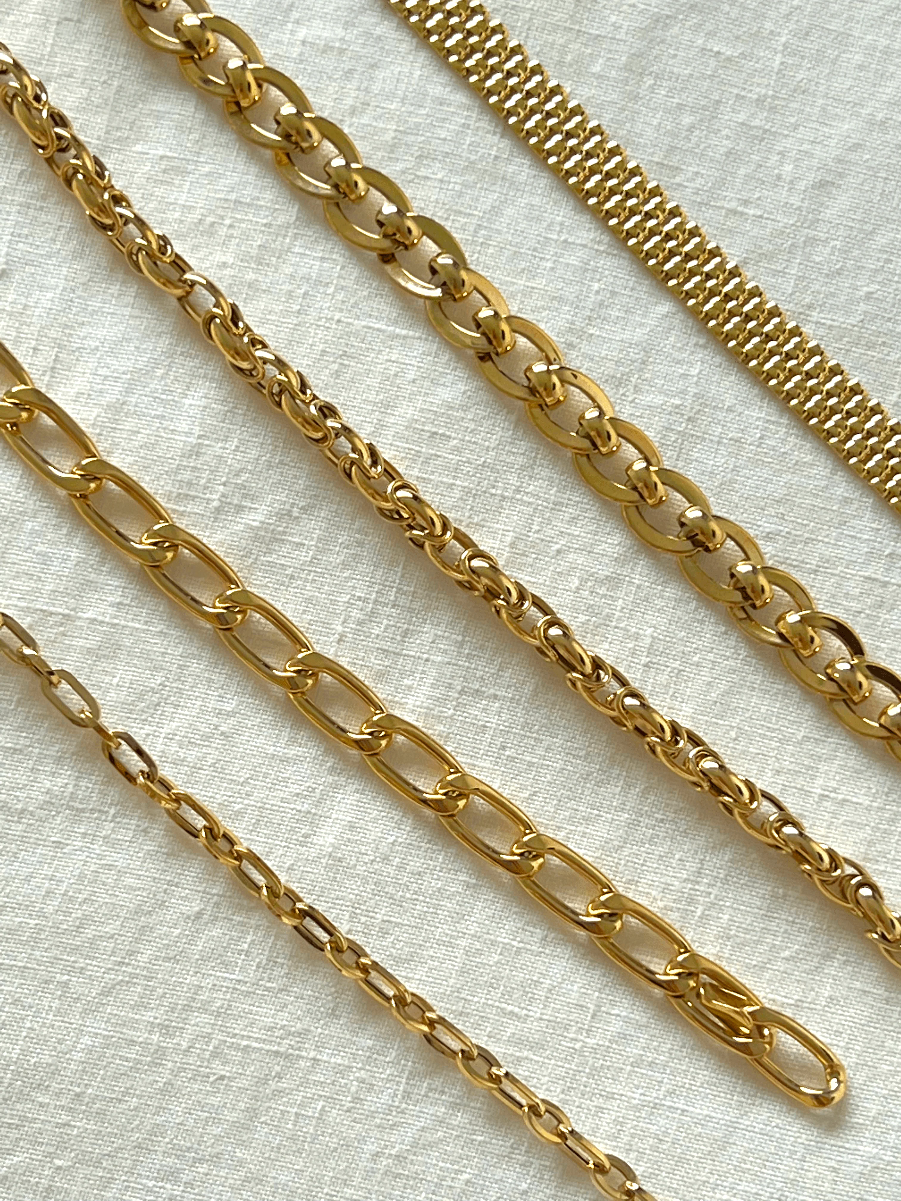 Belcher Link Bracelet in 9ct Yellow Gold - Image 3