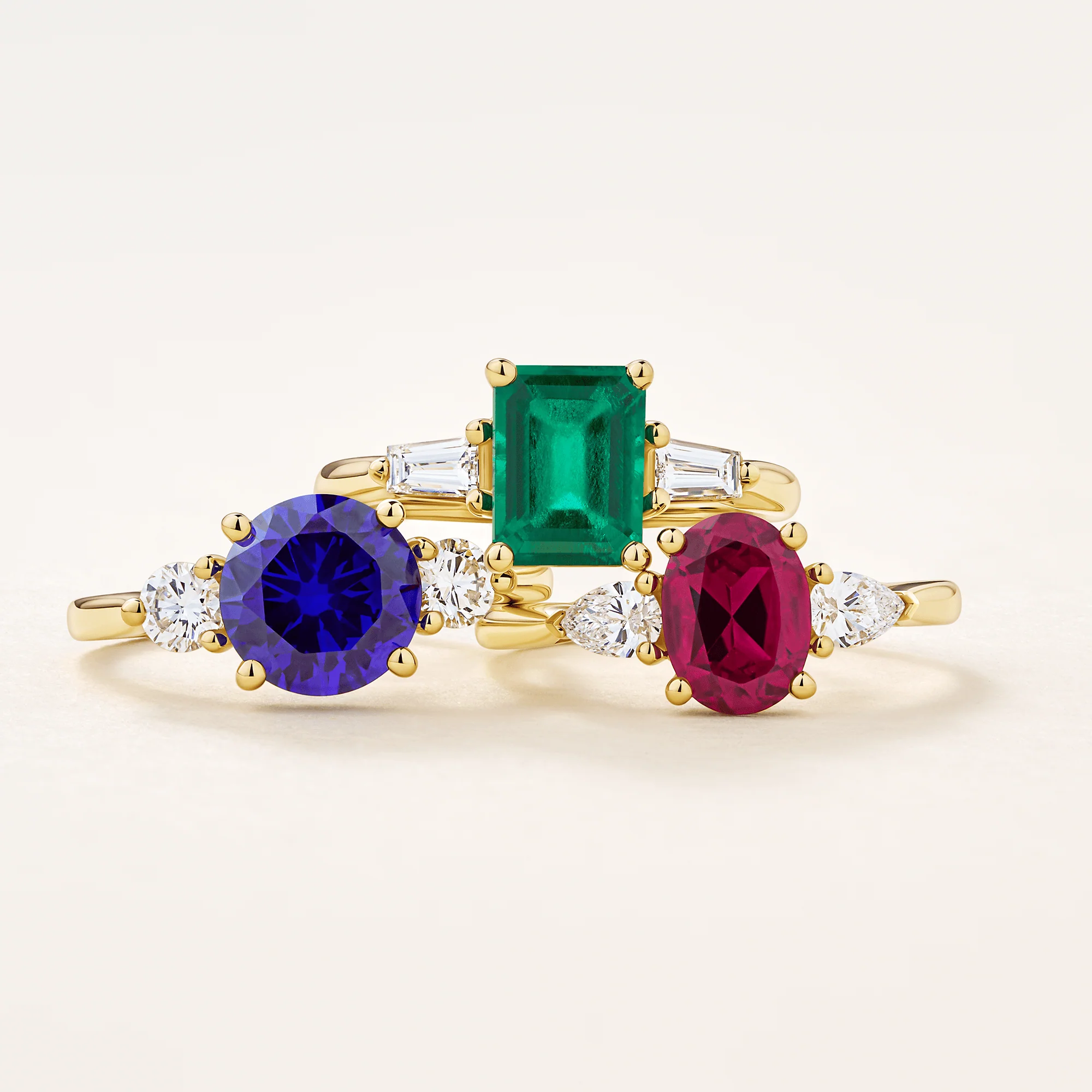 Lab-Grown Ruby & 0.30ct TDW Lab-Grown Diamond Trilogy Ring in 9ct Yellow Gold - Image 3